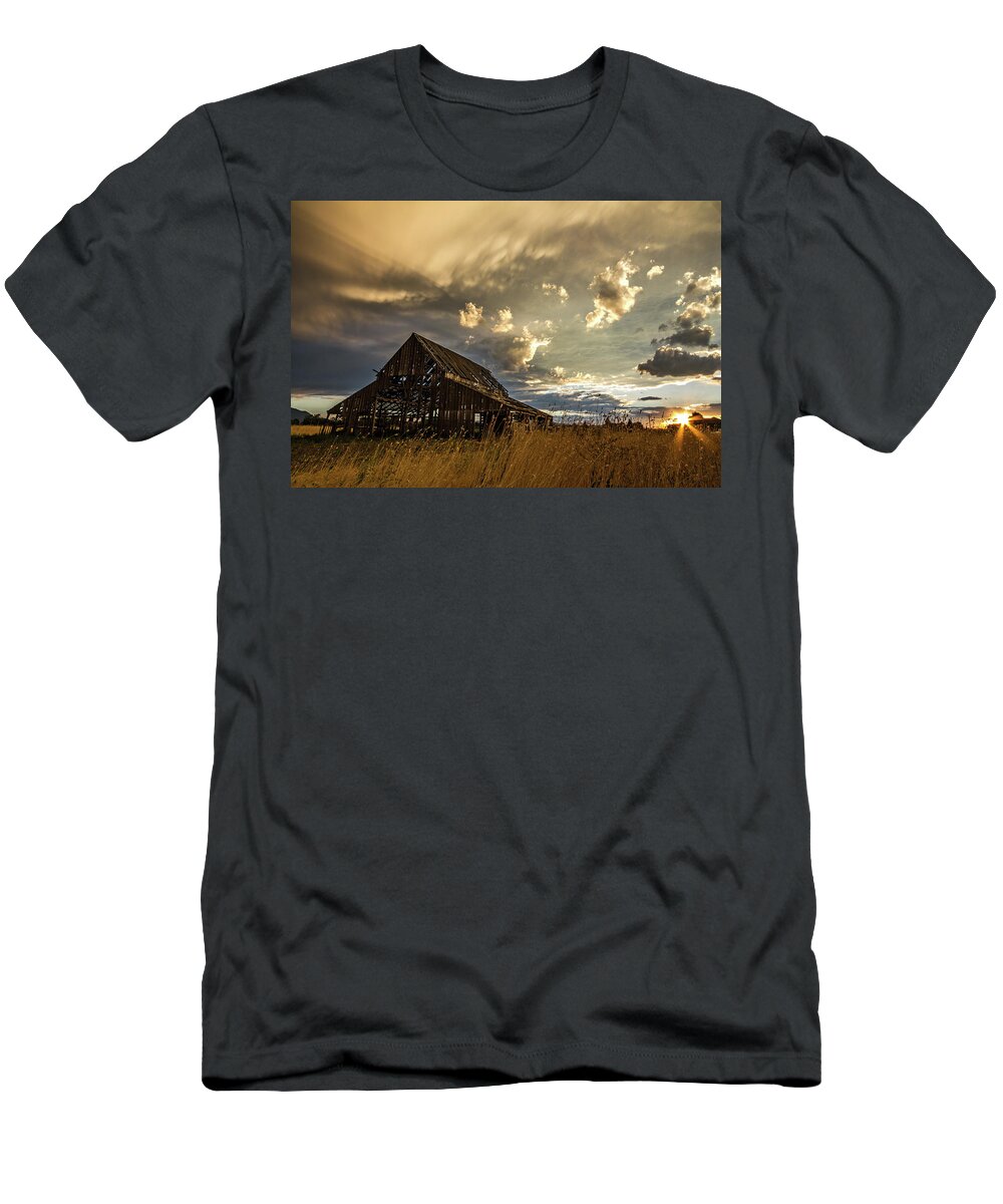 Barn T-Shirt featuring the photograph Sunset Flare at Mapleton Barn by Wesley Aston