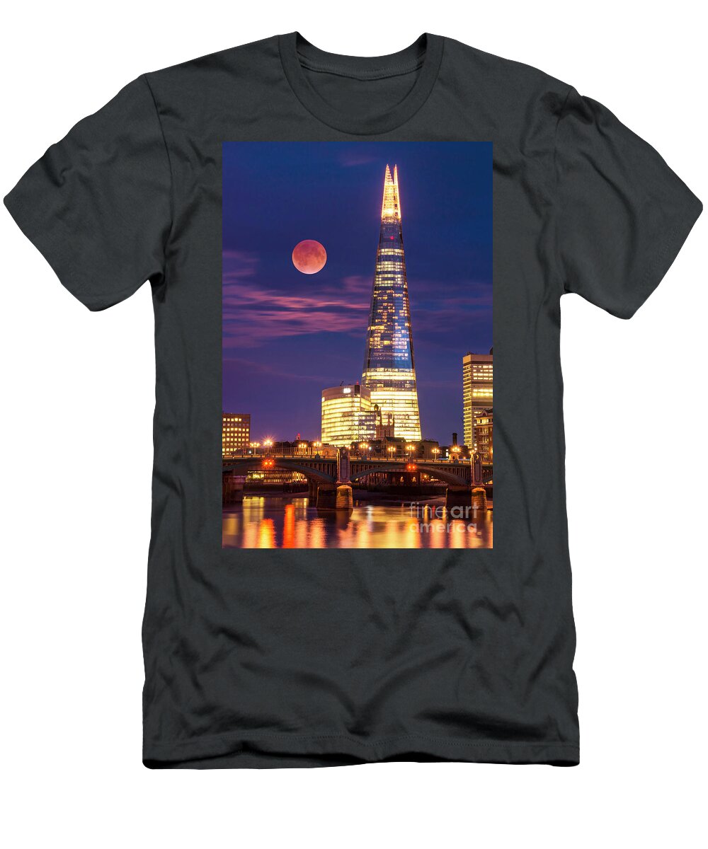 London T-Shirt featuring the photograph The Shard and red moon, London by Neale And Judith Clark