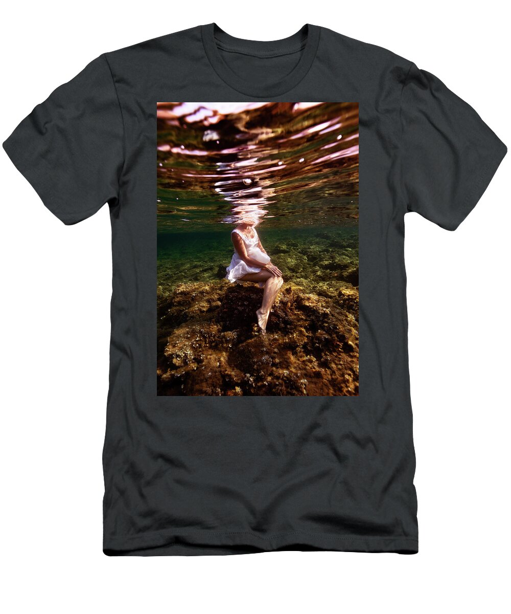 Underwater T-Shirt featuring the photograph Waiting by Gemma Silvestre