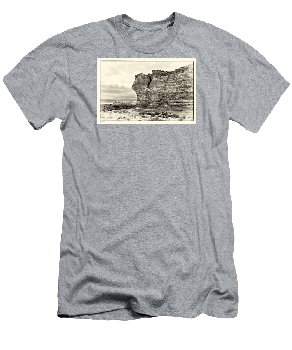 Bill Kesler Photography T-Shirt featuring the photograph Monument Rocks - Chalk Pyramids #13 by Bill Kesler