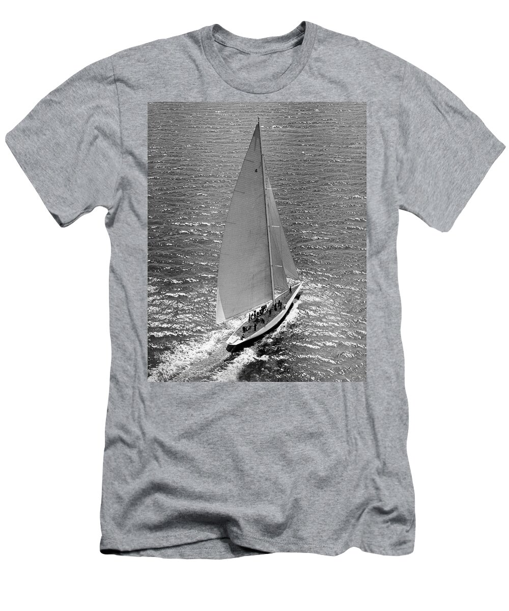 1937 T-Shirt featuring the photograph America's Cup Rainbow Yacht by Underwood Archives