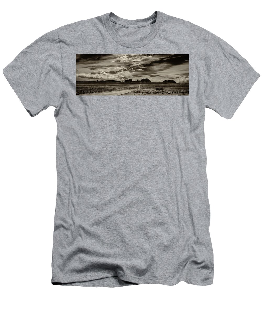 Monument Valley Ut T-Shirt featuring the photograph Approaching Monument Valley by Ron White