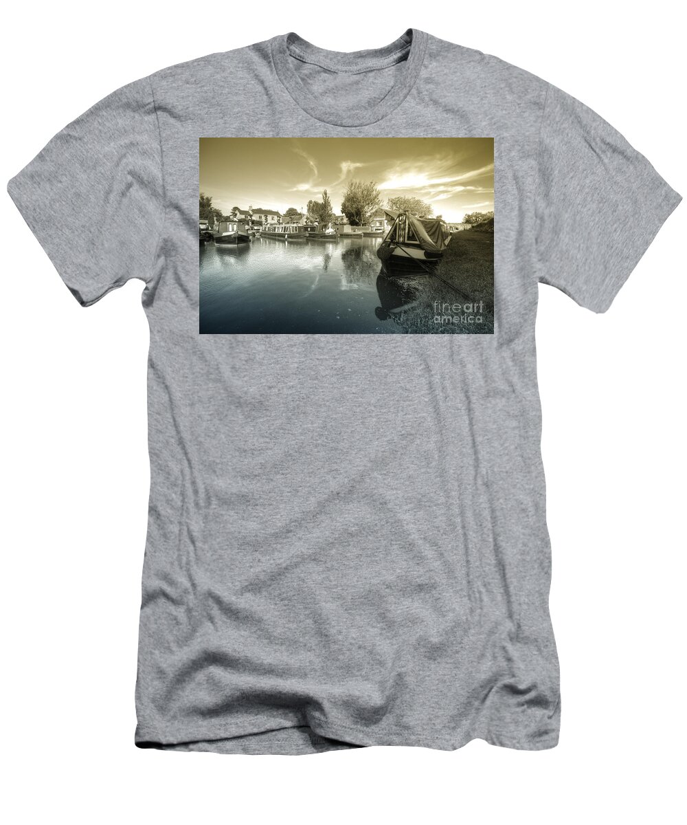 Aynho T-Shirt featuring the photograph Aynho Wharf by Rob Hawkins