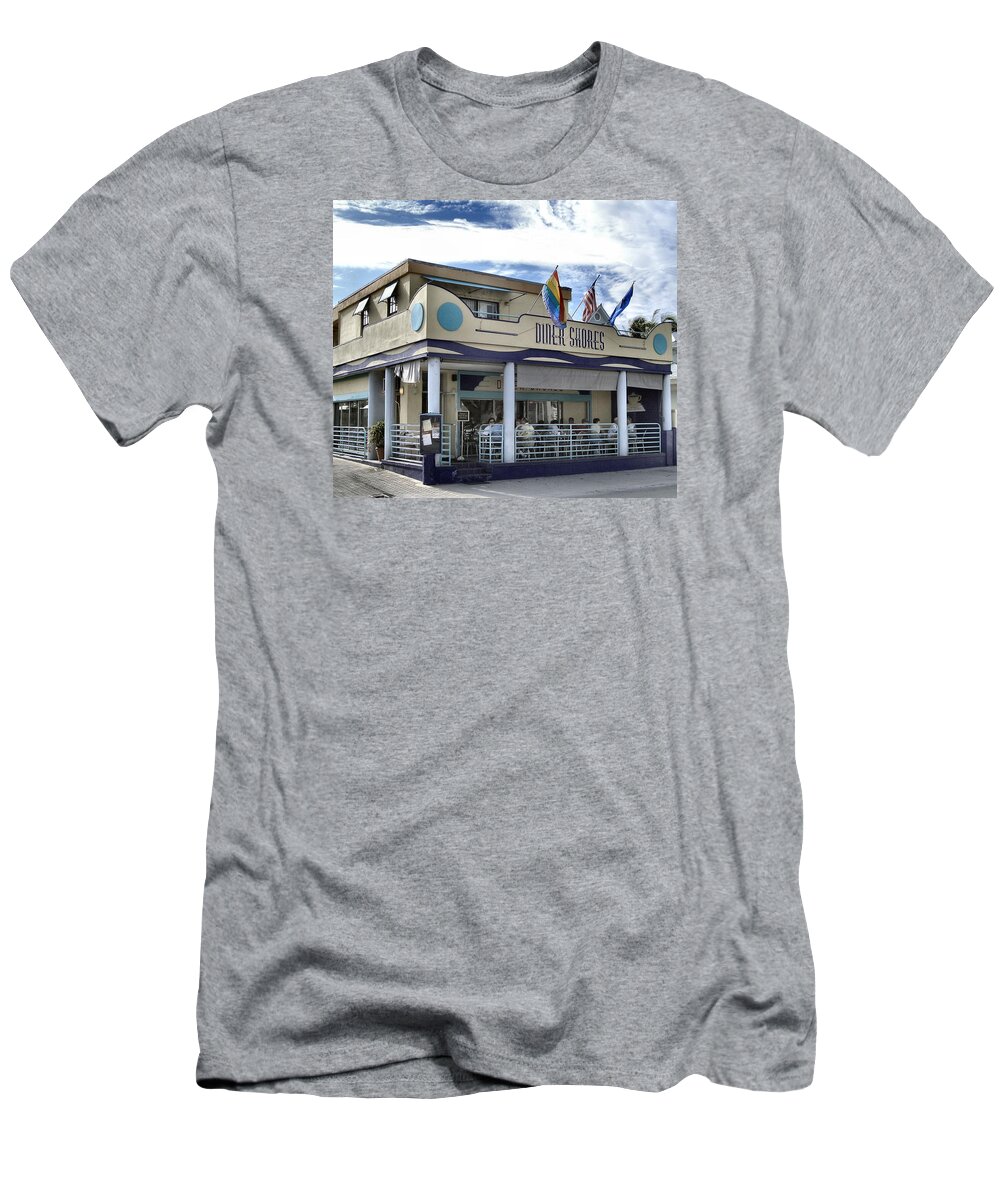 Food T-Shirt featuring the photograph Diner Shores by Lin Grosvenor