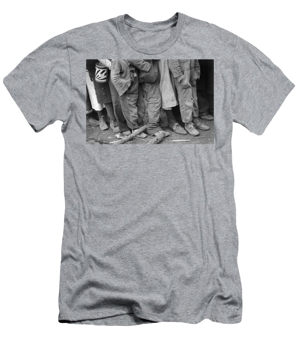 1937 T-Shirt featuring the photograph Flood Refugees, 1937 by Granger