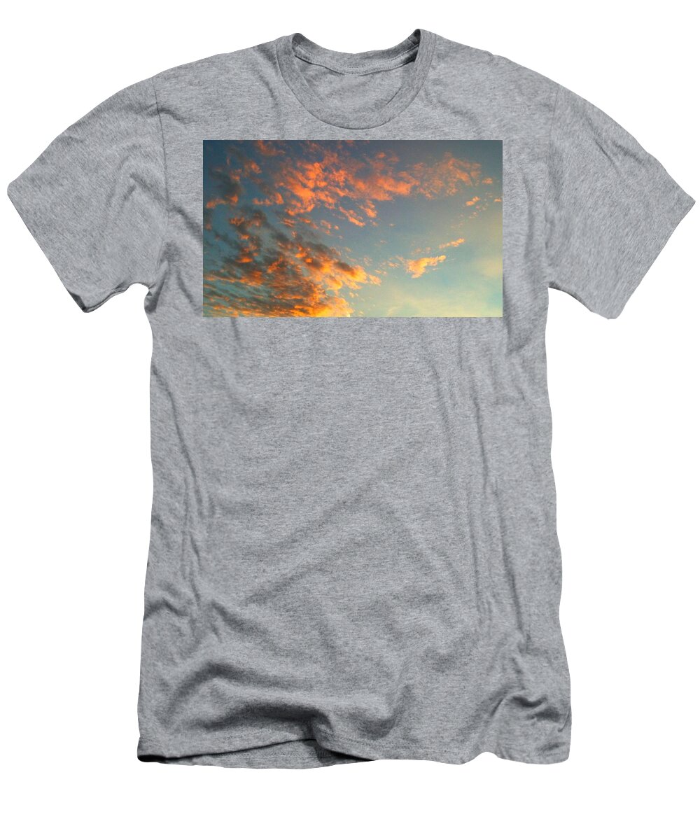 Durham T-Shirt featuring the photograph Good Morning by Linda Bailey