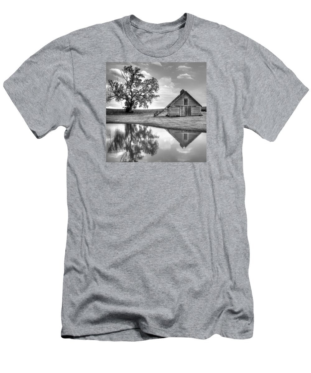 Barn T-Shirt featuring the photograph Grain Barn - Lone Tree - Square by Nikolyn McDonald