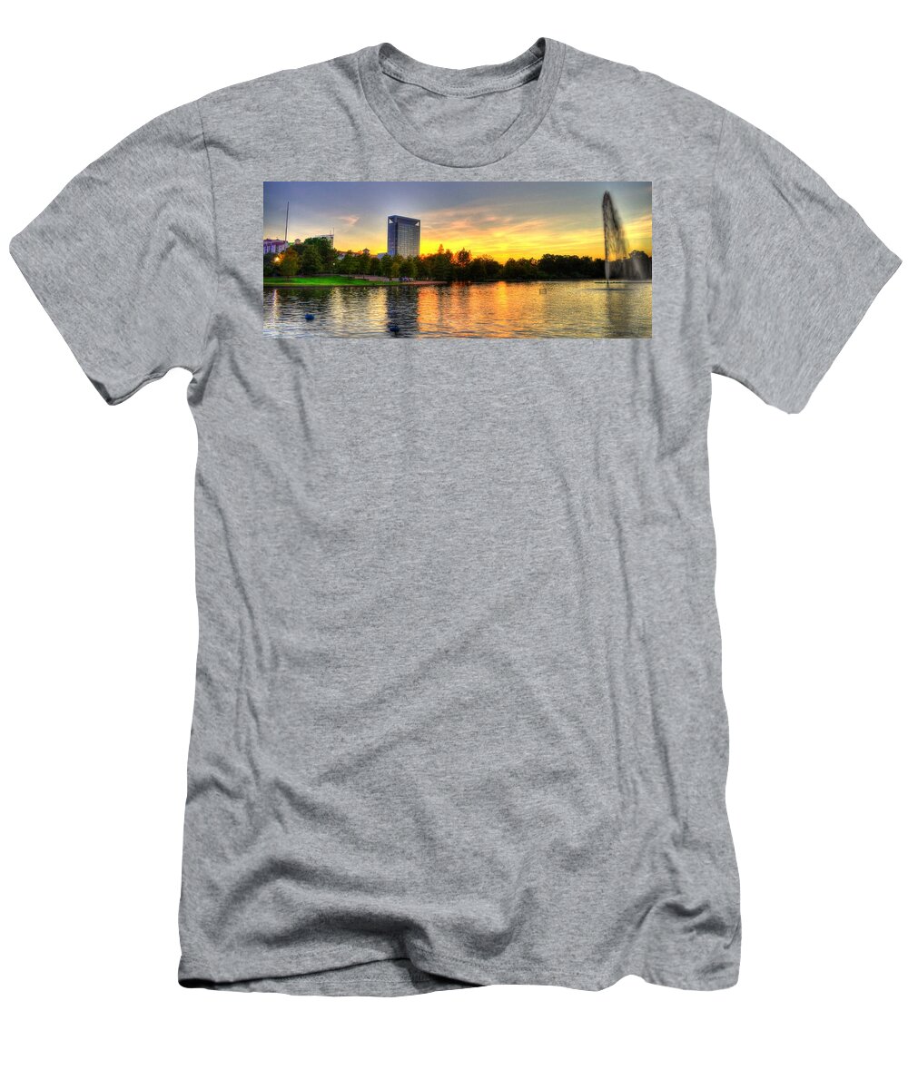 Hermann Park T-Shirt featuring the photograph Sunset in Hermann Park by David Morefield