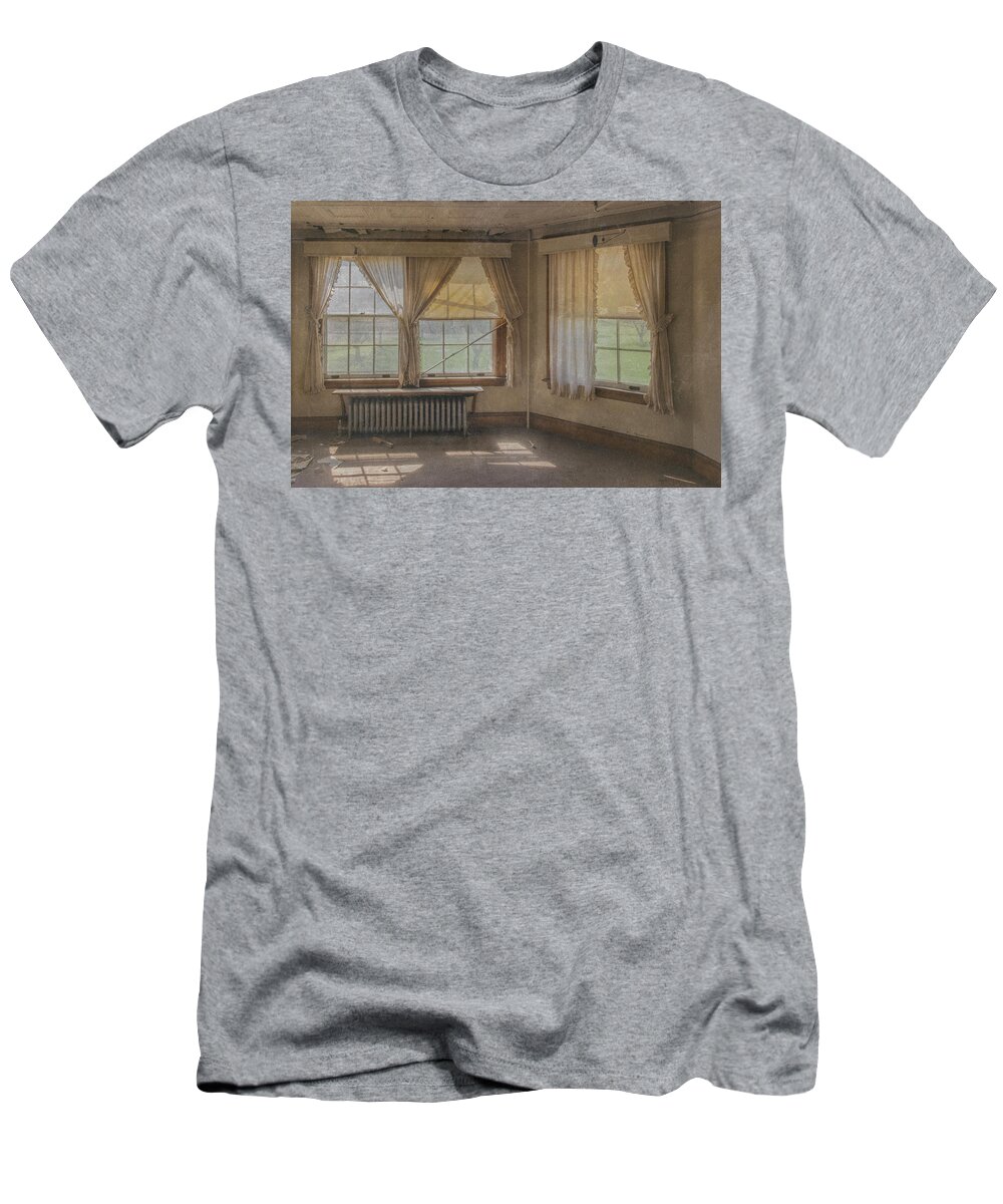 He Brattleboro Retreat Meadows T-Shirt featuring the photograph Faded Elegance #1 by Tom Singleton
