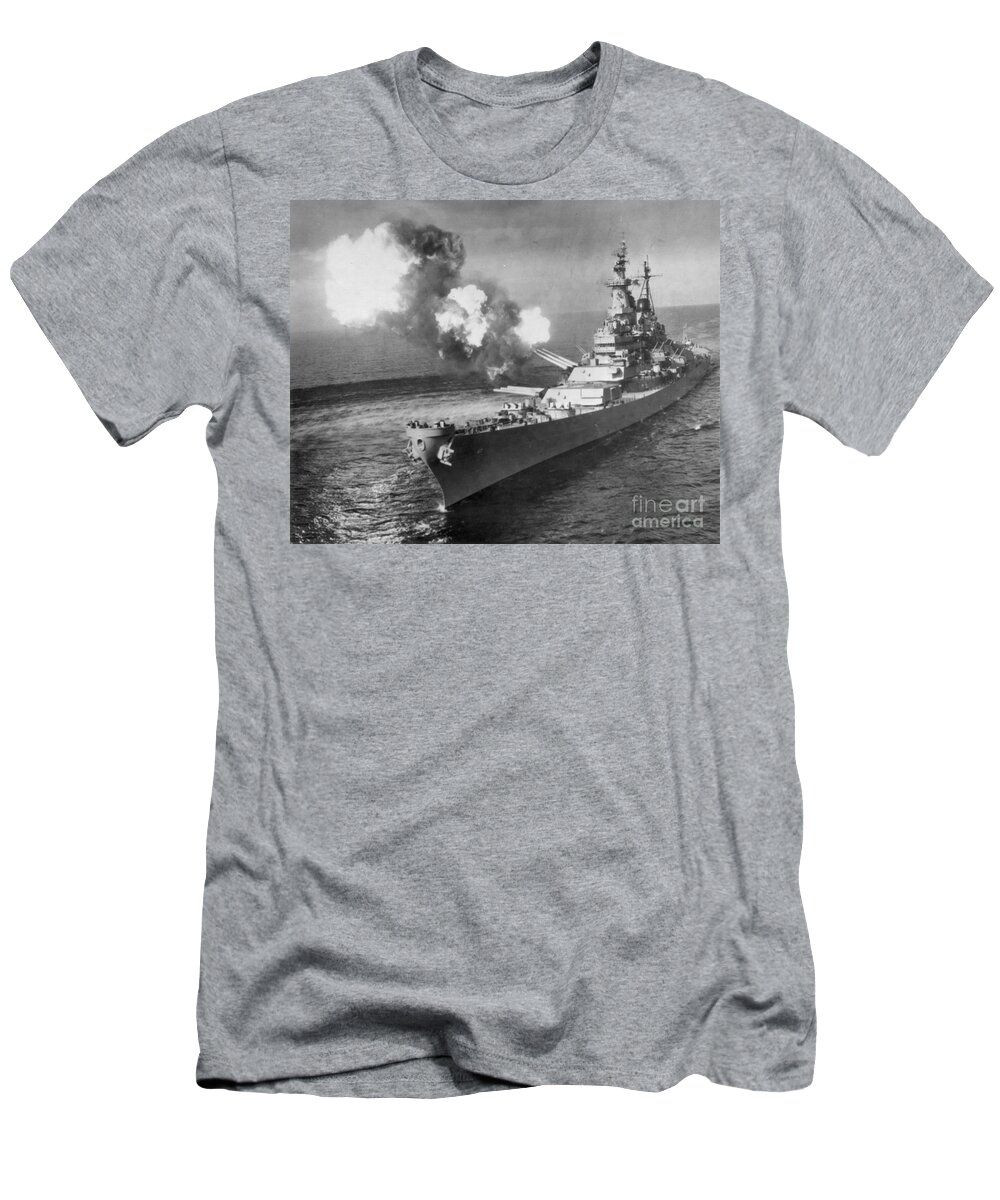 1950 T-Shirt featuring the photograph Korean War, 1950 #1 by Granger