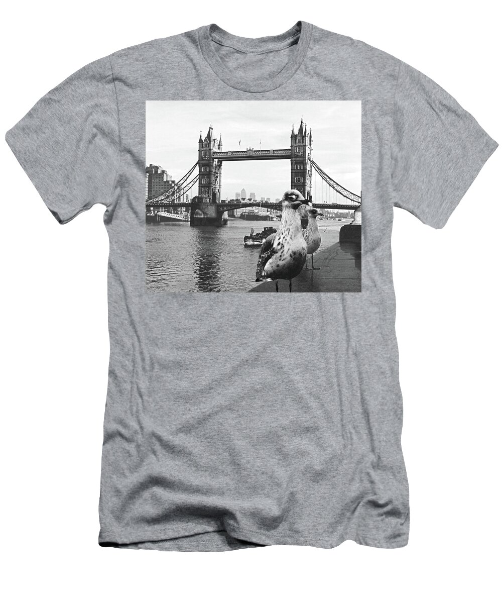 Thames T-Shirt featuring the photograph London #2 by Emada Photos