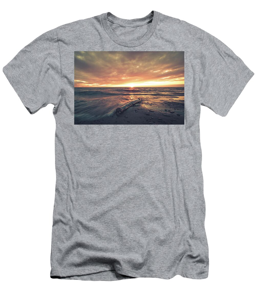 A7s T-Shirt featuring the photograph Lake Erie Sunset #2 by Dave Niedbala