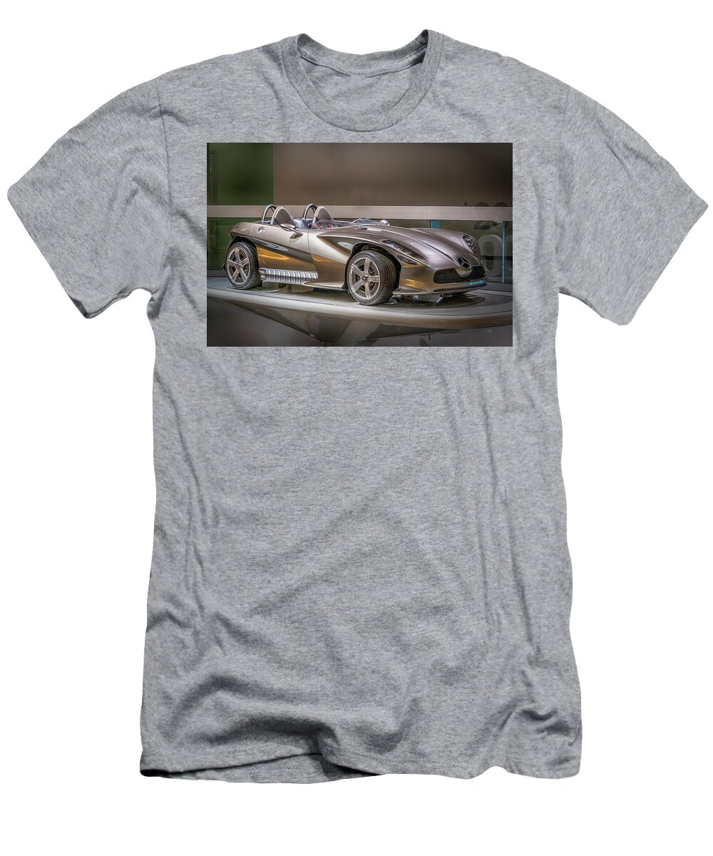 Europe T-Shirt featuring the photograph 2001 Mercedes-Benz Sports Car 7R2_DSC8217_05102017 by Greg Kluempers