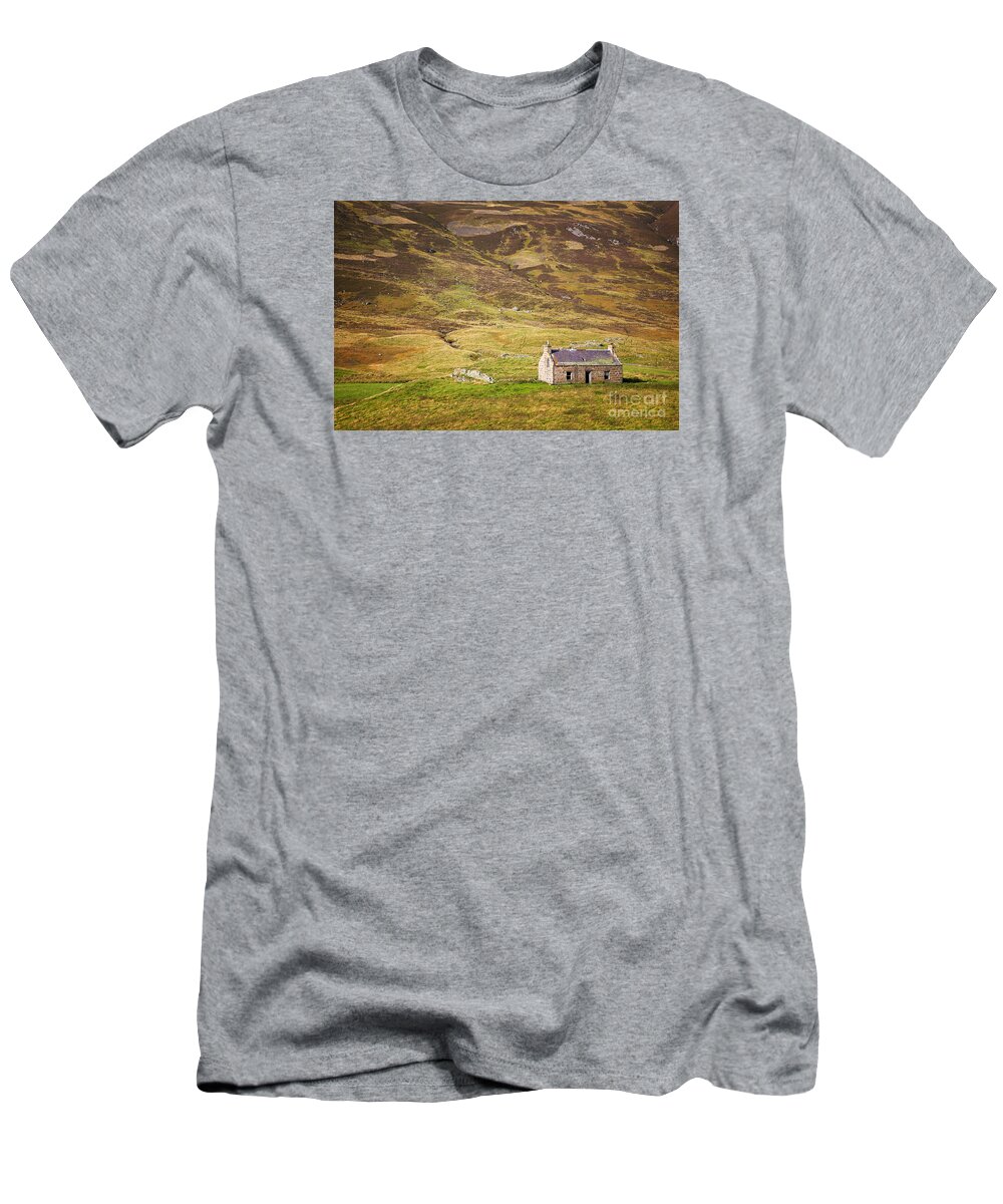 Cottage T-Shirt featuring the photograph Cairngorms cottage by Jane Rix