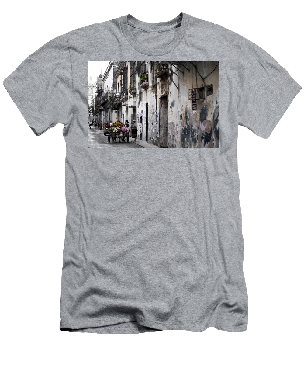  Cuba Street Life T-Shirt featuring the photograph Cuban Flower Vendor by David Chasey