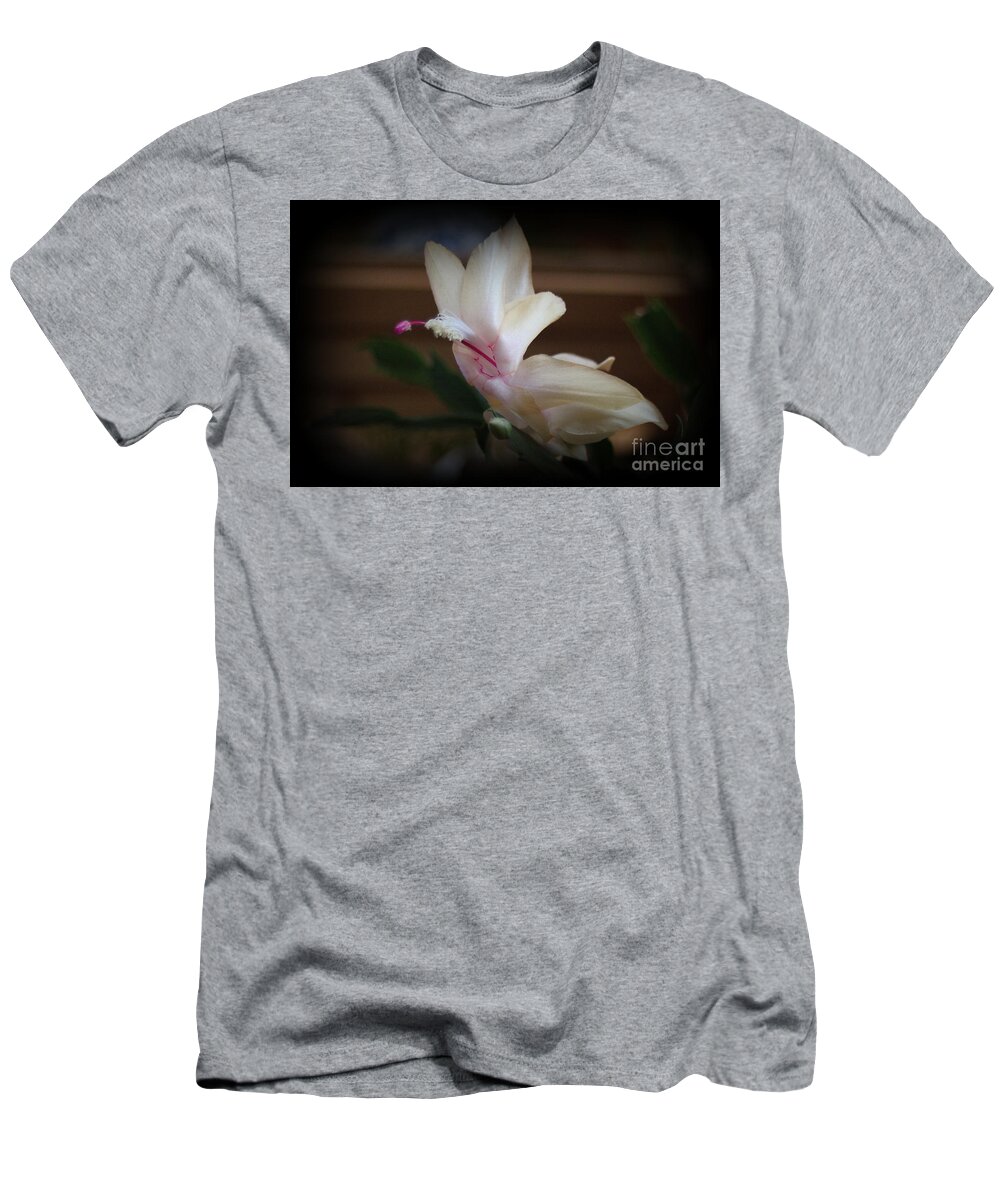 Fly T-Shirt featuring the photograph Expecting to fly by Marie Neder
