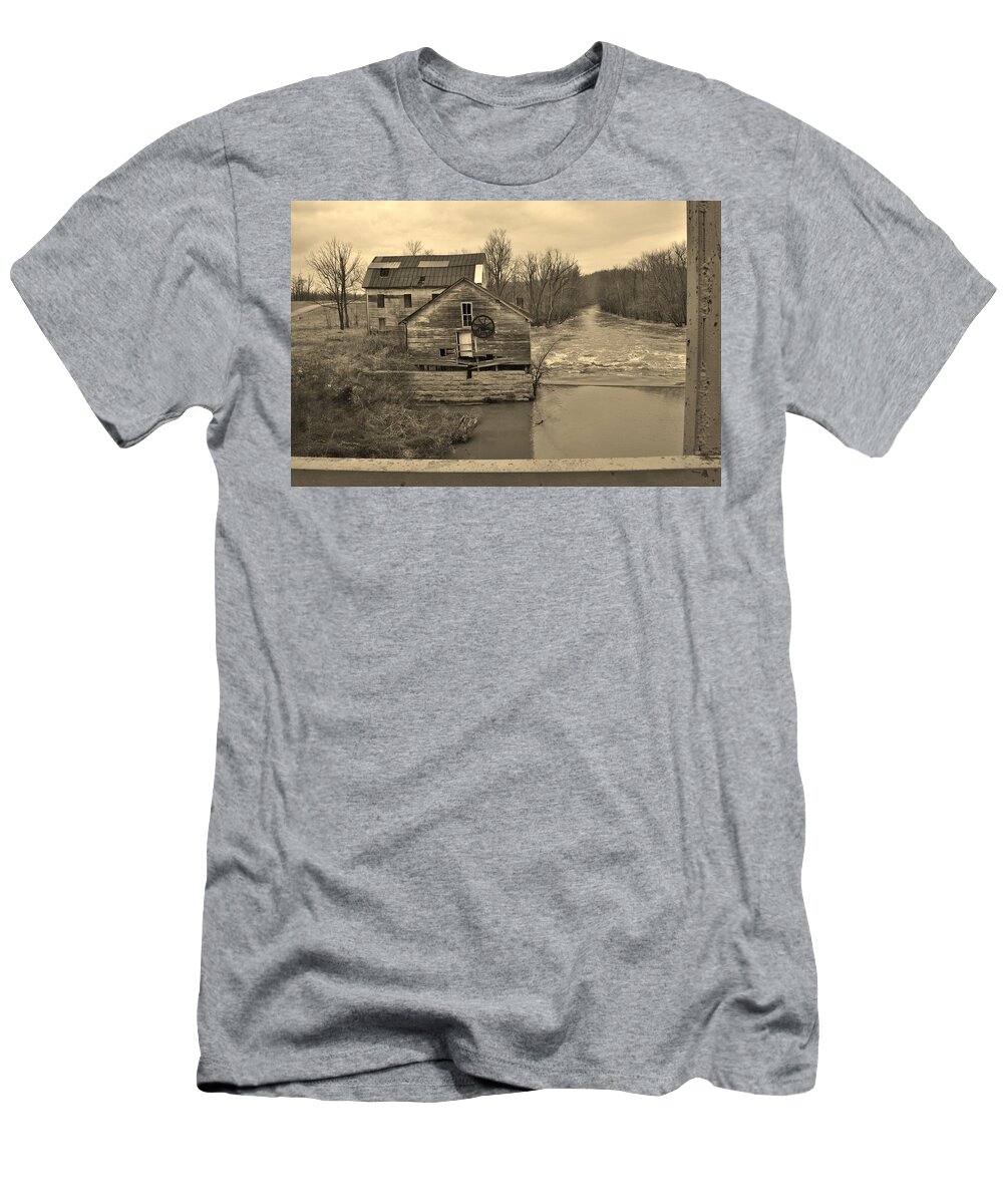 Gristmill T-Shirt featuring the photograph Falls of Rough Abandoned Gristmill by Stacie Siemsen