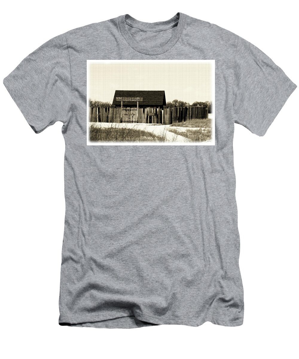 Fort Belmont T-Shirt featuring the photograph Fort Belmont by Gary Gunderson