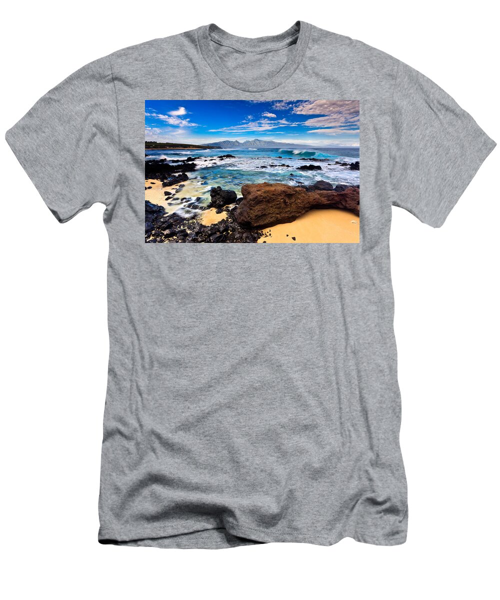 Ho'okipa T-Shirt featuring the photograph Hookipa Sunrise #3 by Nature Photographer