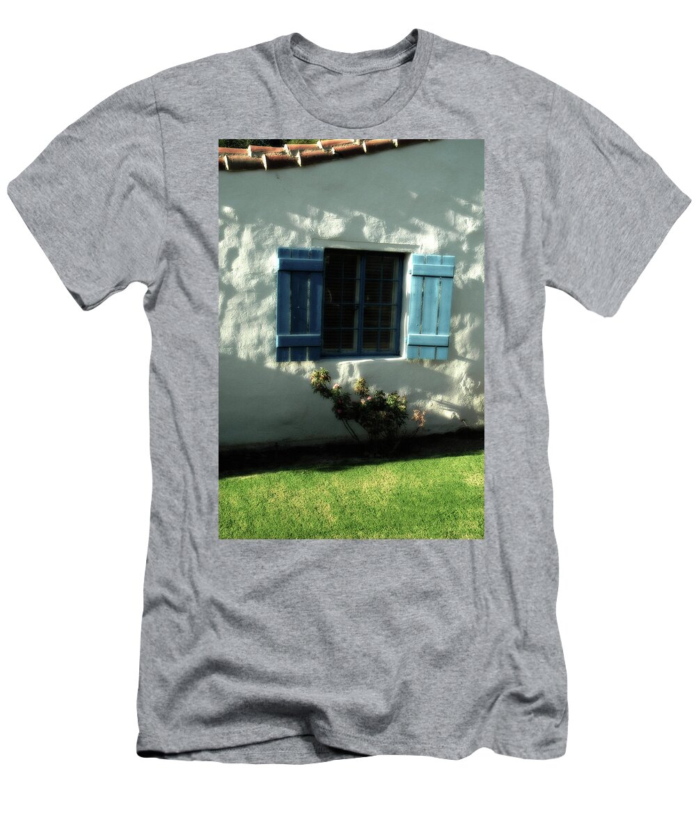 Casita T-Shirt featuring the photograph La Casita by Russell Pierce