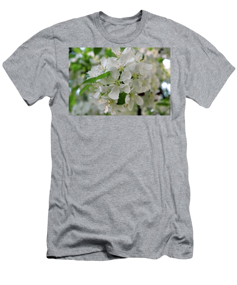 Usa T-Shirt featuring the photograph Michigan State Flower by LeeAnn McLaneGoetz McLaneGoetzStudioLLCcom