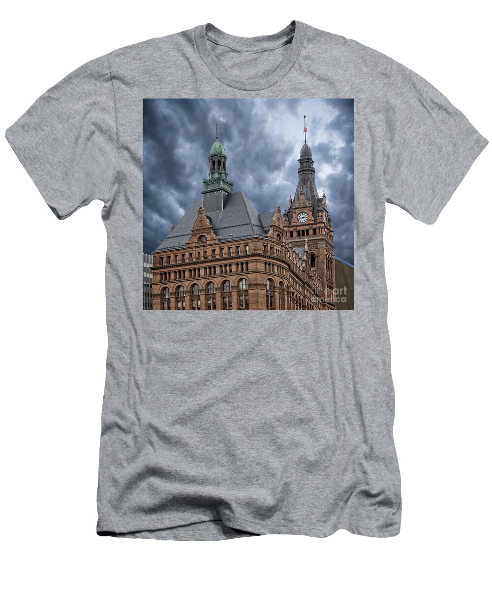 Milwaukee T-Shirt featuring the photograph Milwaukee City Hall by Izet Kapetanovic