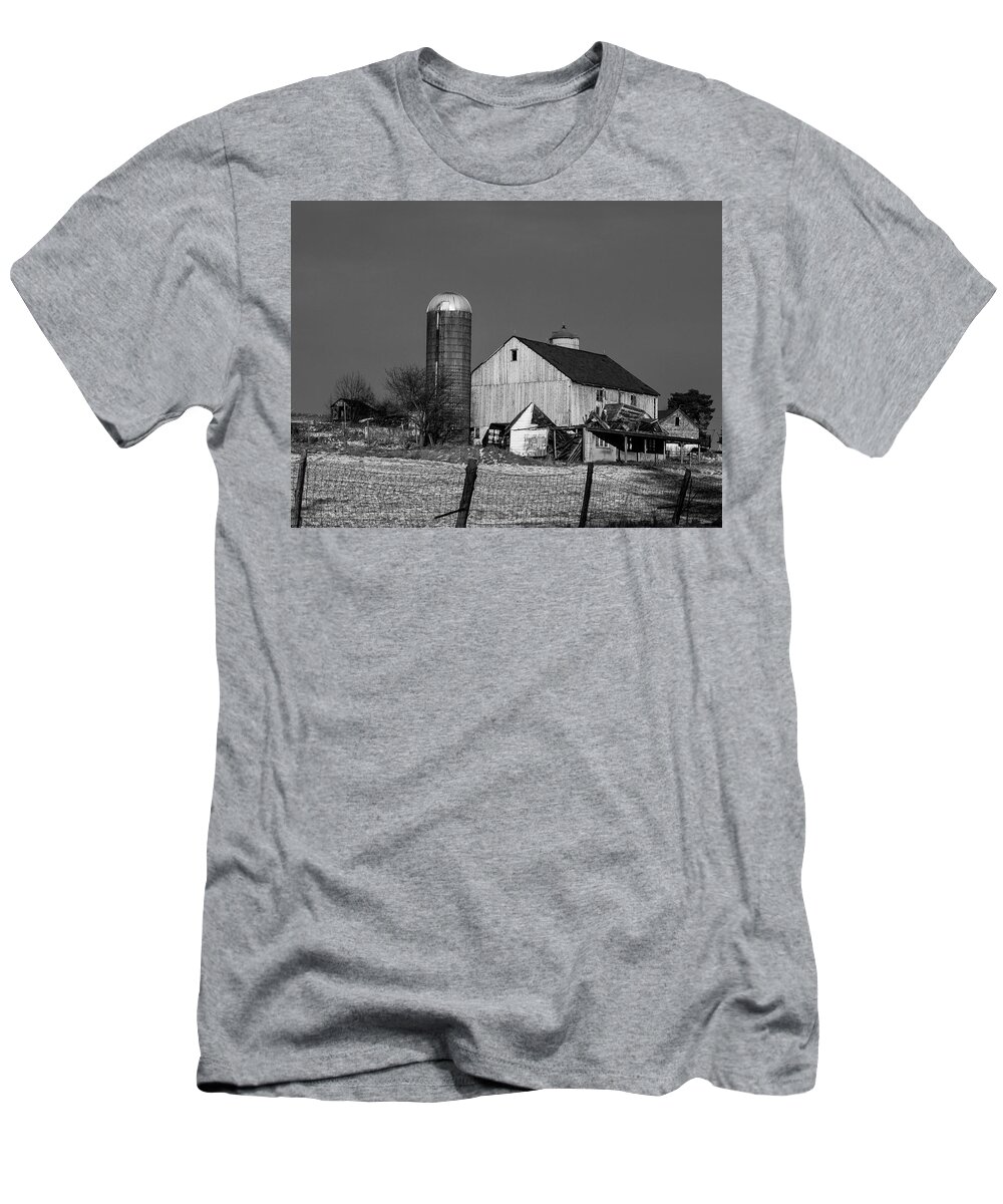 Rural America T-Shirt featuring the photograph Old Barn 1 by Paul Ross