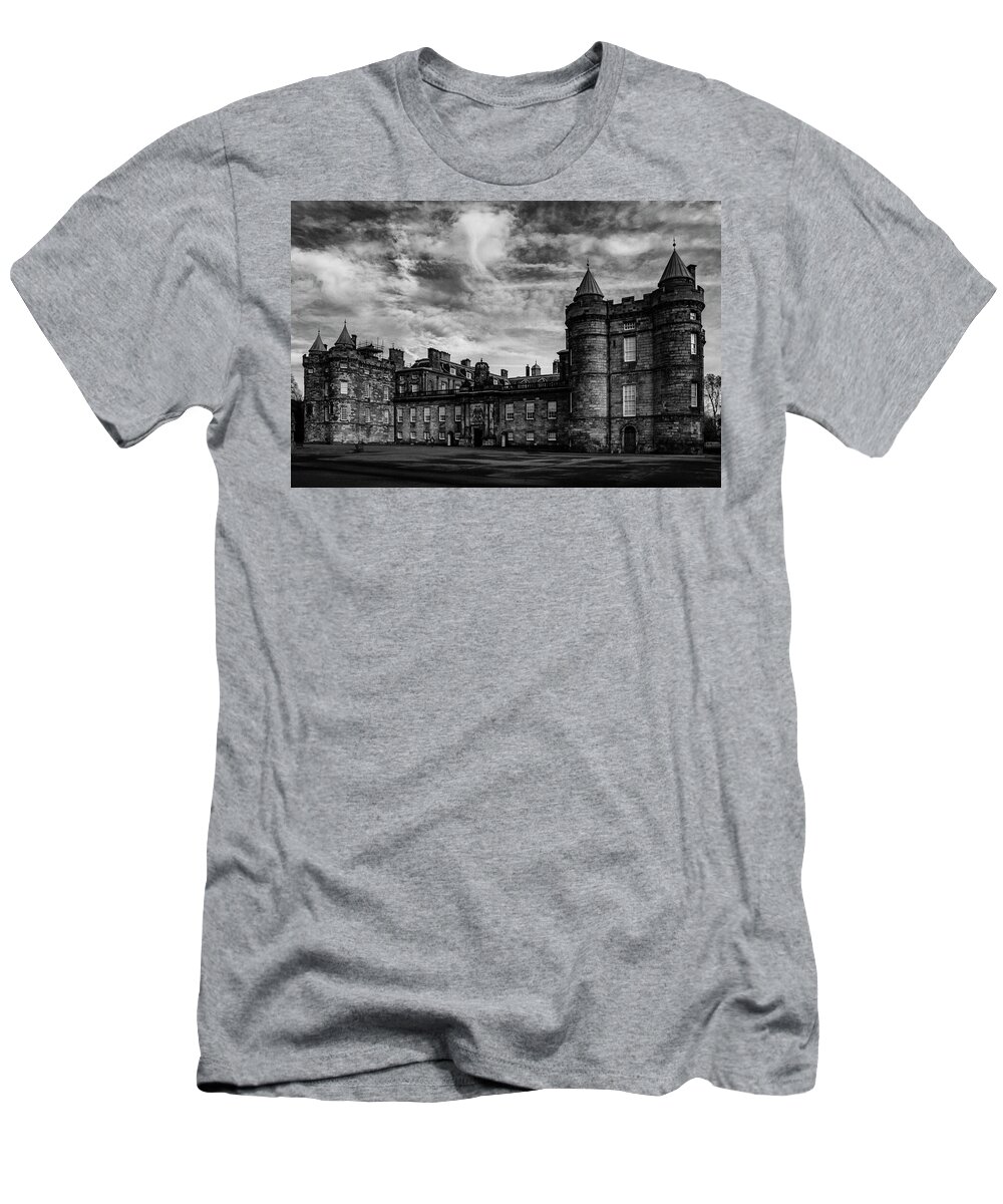 Holyrood Palace T-Shirt featuring the photograph Palace of Holyroodhouse by Guy Shultz