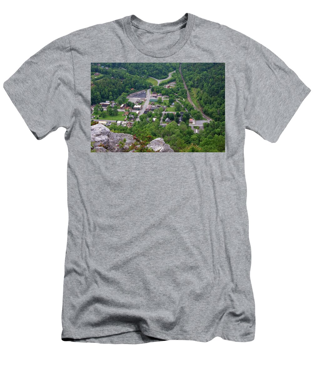 Pinnacle Overlook T-Shirt featuring the photograph Pinnacle Overlook in Kentucky by Jill Lang