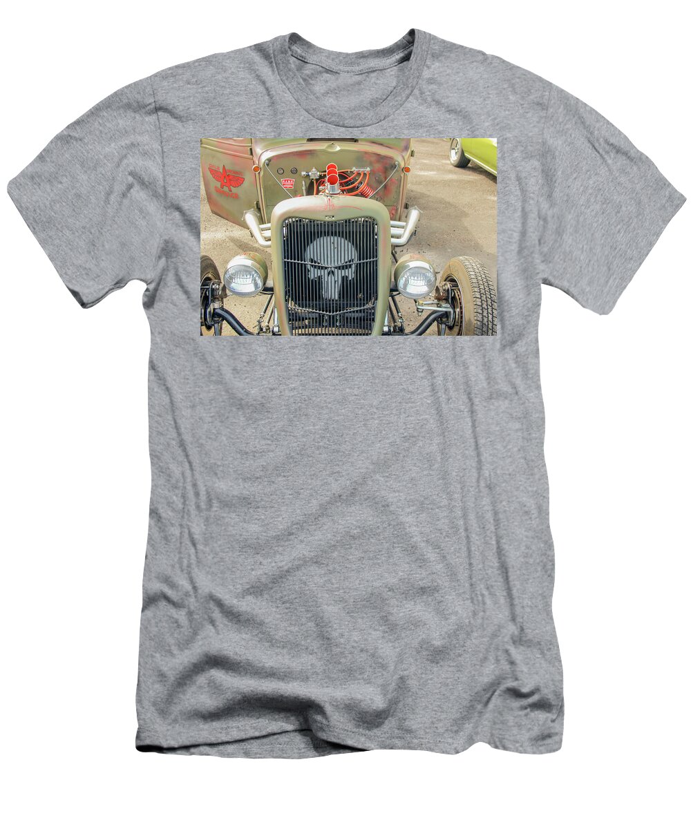 Ratrod T-Shirt featuring the photograph Ratrod Skull by Darrell Foster