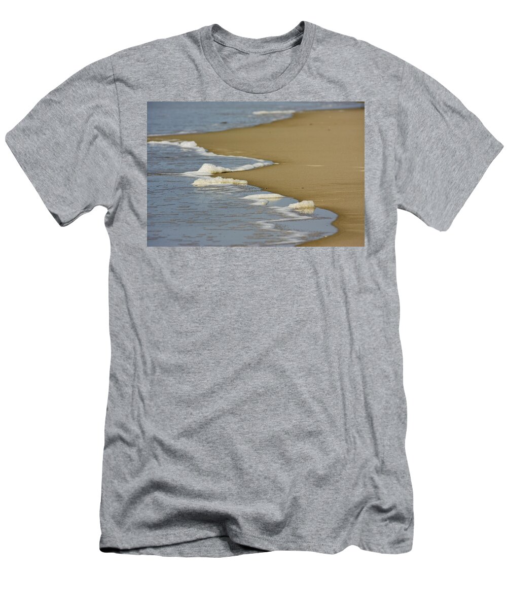 Wave T-Shirt featuring the photograph Receding Wave by Bob Decker