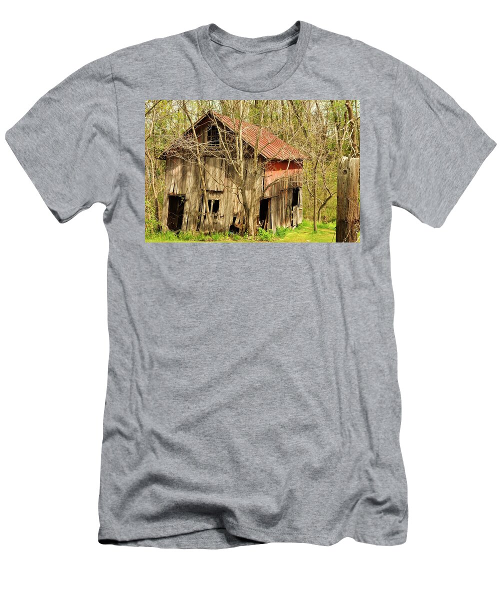 Barn T-Shirt featuring the digital art Red Roof Barn by Robert Habermehl
