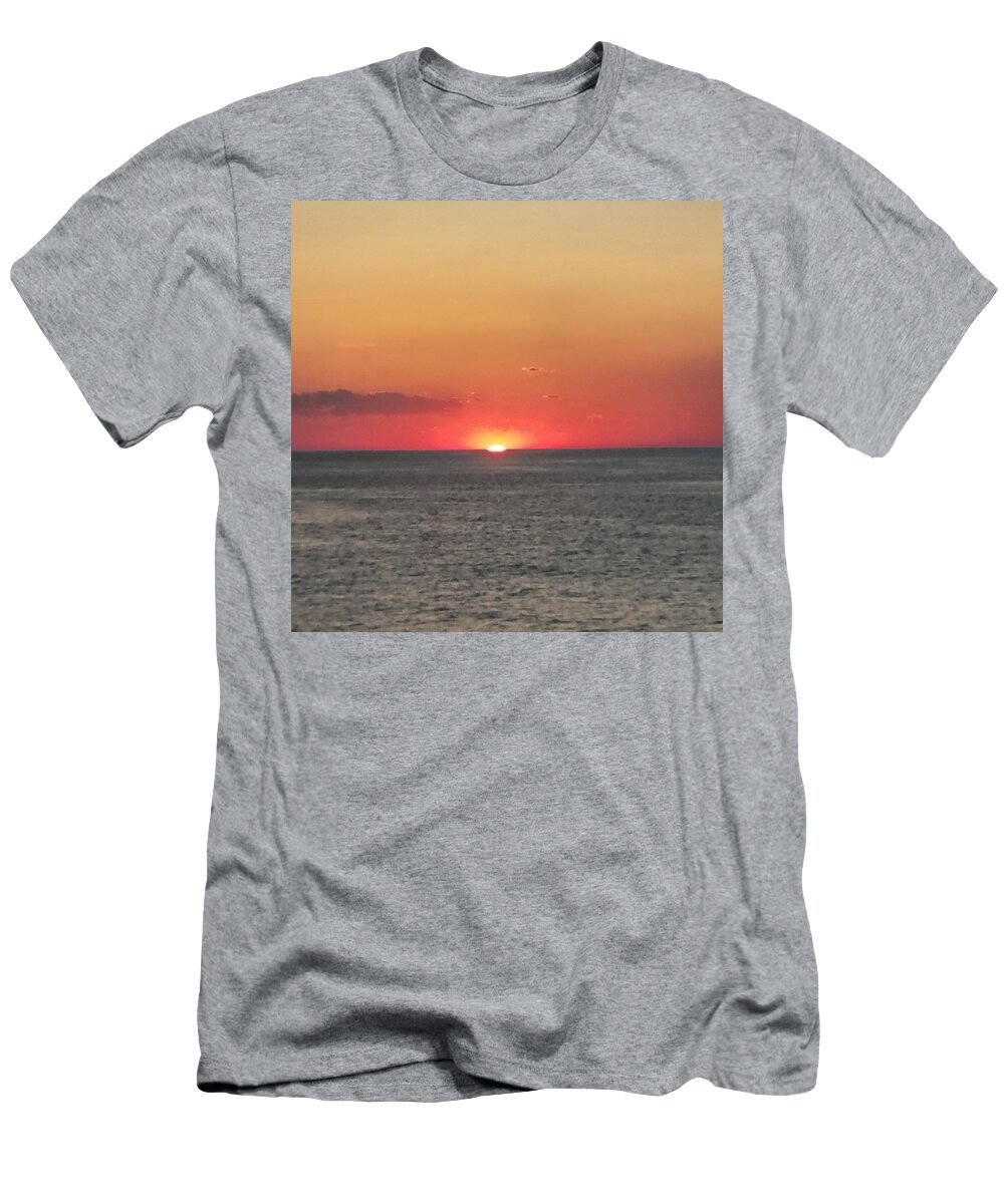 Sunset T-Shirt featuring the photograph Red Sun Sets Over Ocean by Vic Ritchey