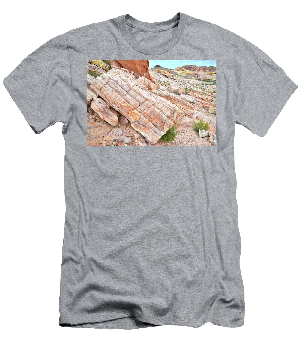 Valley Of Fire State Park T-Shirt featuring the photograph Roadside Sandstone in Valley of Fire by Ray Mathis