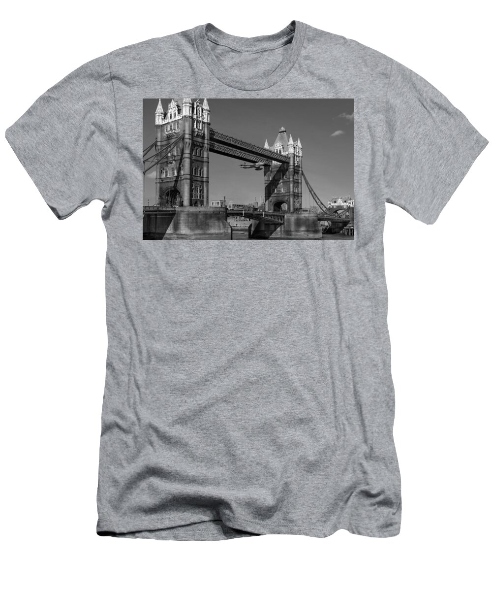 Tower Bridge T-Shirt featuring the photograph Seven seconds - the Tower Bridge Hawker Hunter incident BW versio by Gary Eason