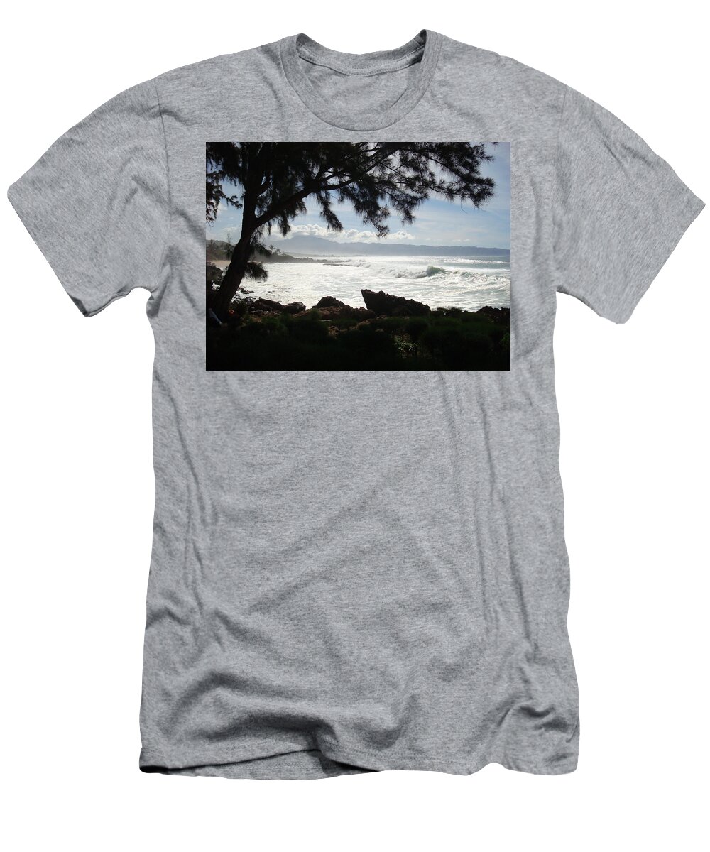 Hawaiian Silver Ocean T-Shirt featuring the photograph Hawaiian Silver ocean by Yuri Tomashevi