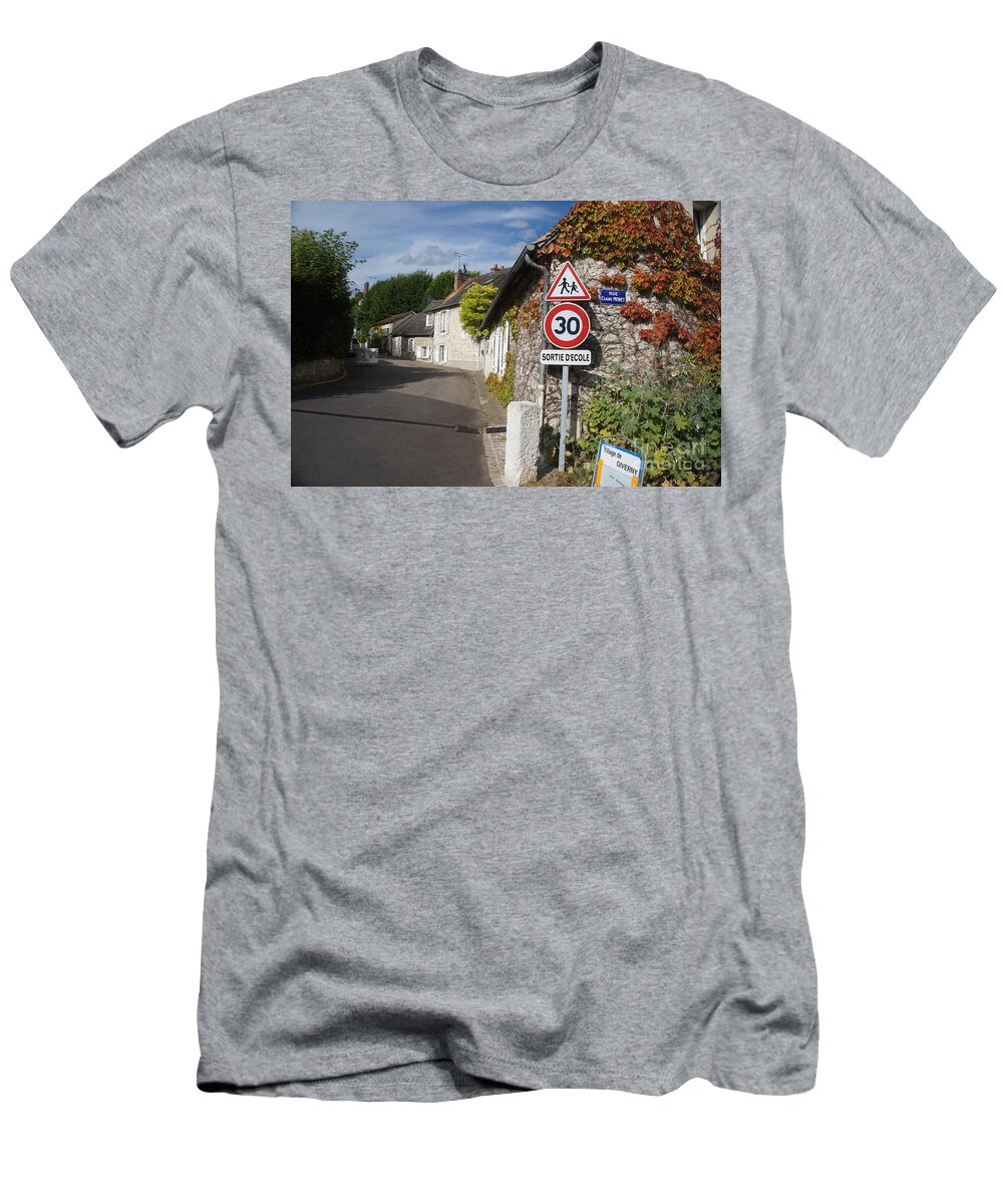 Giverny T-Shirt featuring the photograph Street view of Giverny by Therese Alcorn