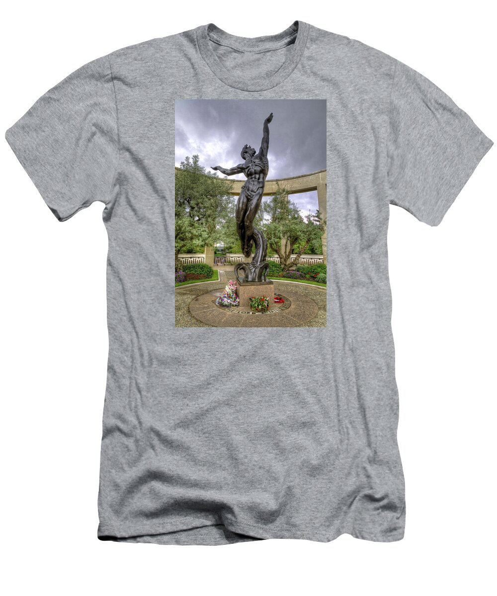 Statue T-Shirt featuring the photograph The Spirit of American Youth Rising by Tim Stanley