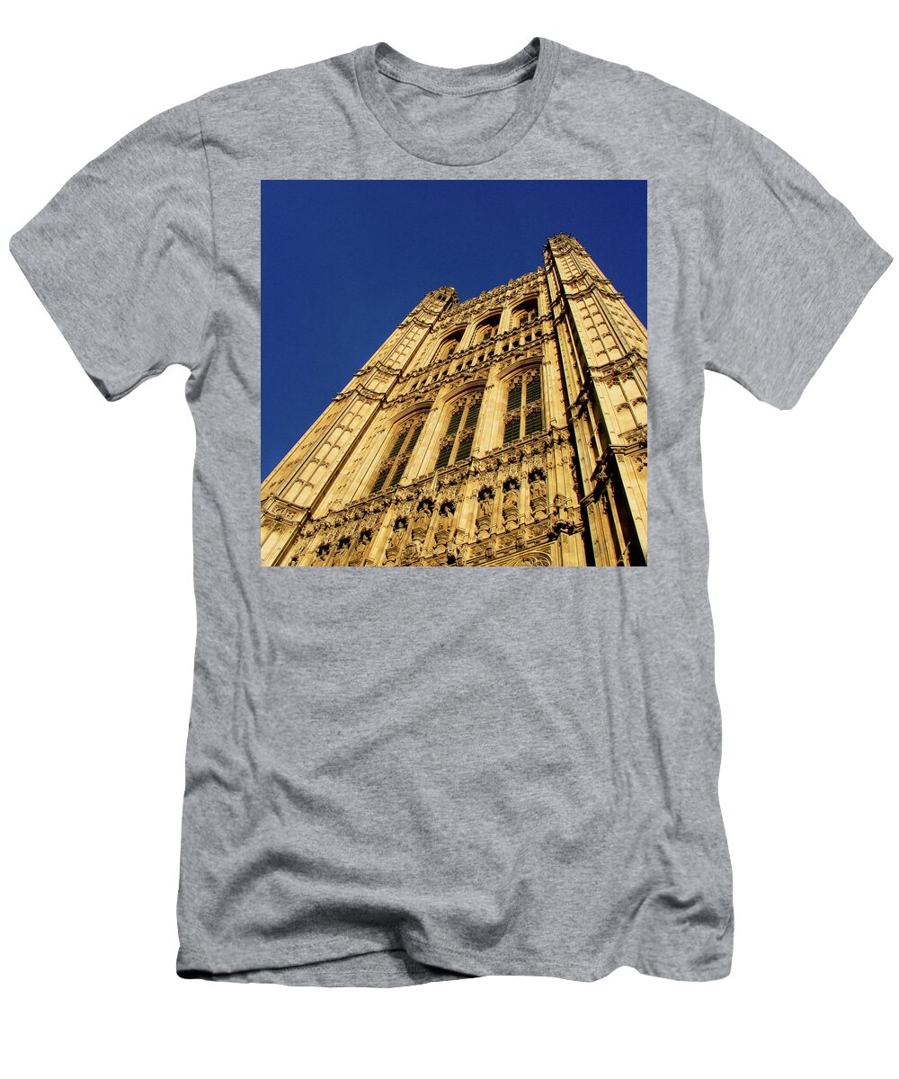 London T-Shirt featuring the photograph Westminster Palace, London by Misentropy