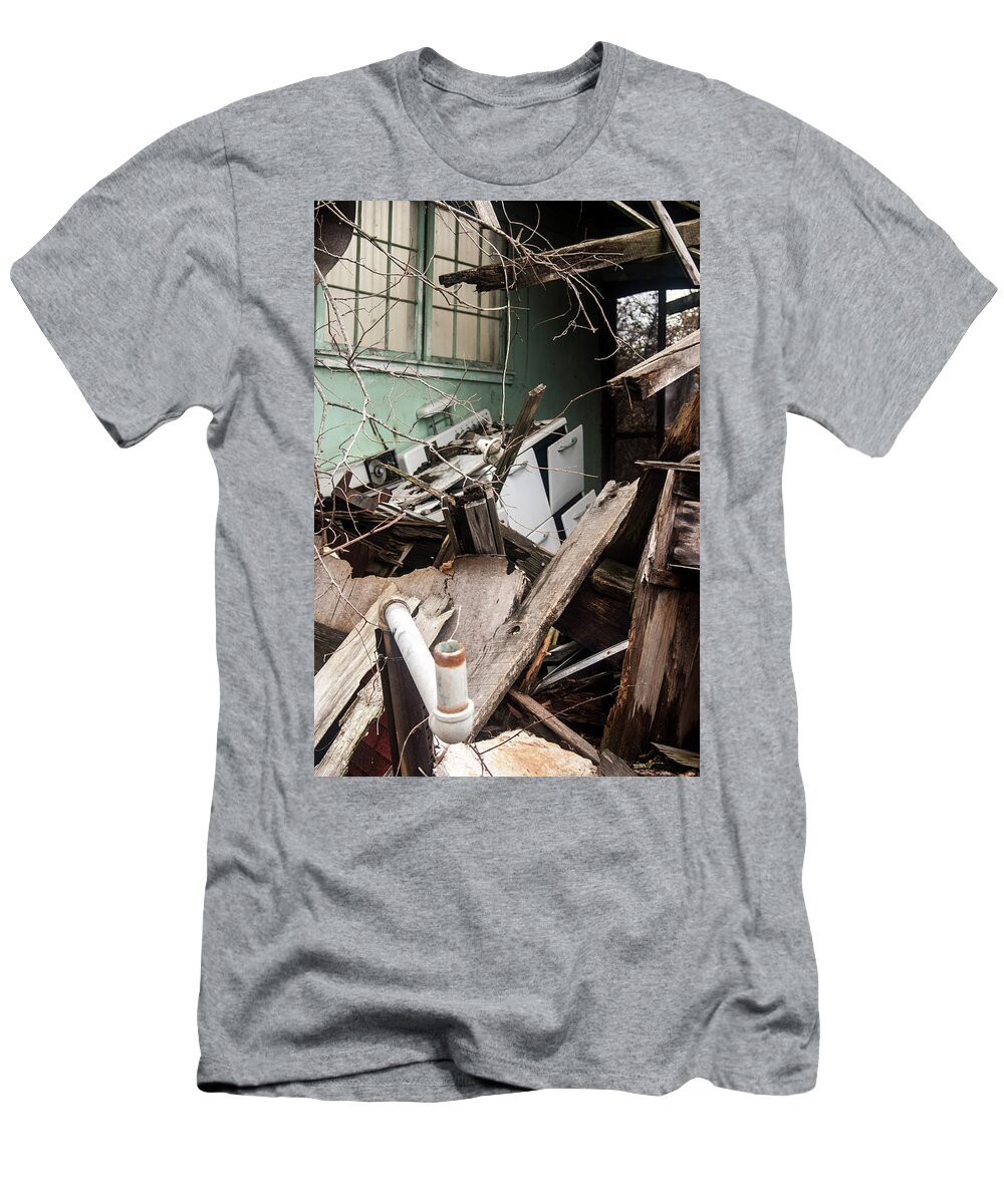  T-Shirt featuring the photograph Who wants to cook? by Melissa Newcomb