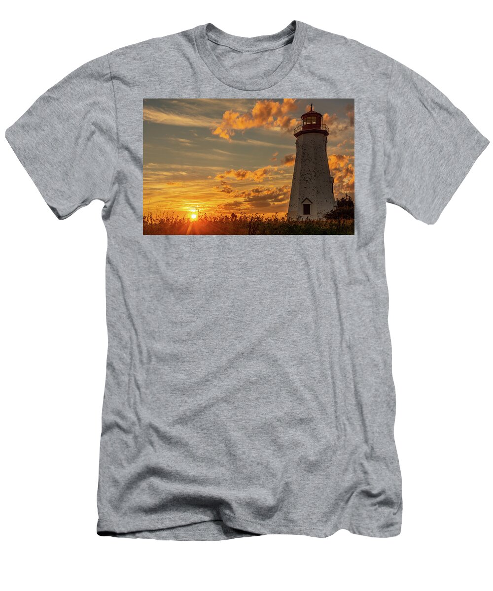 Sunburst T-Shirt featuring the photograph Seacow Head Sunburst by Marcy Wielfaert