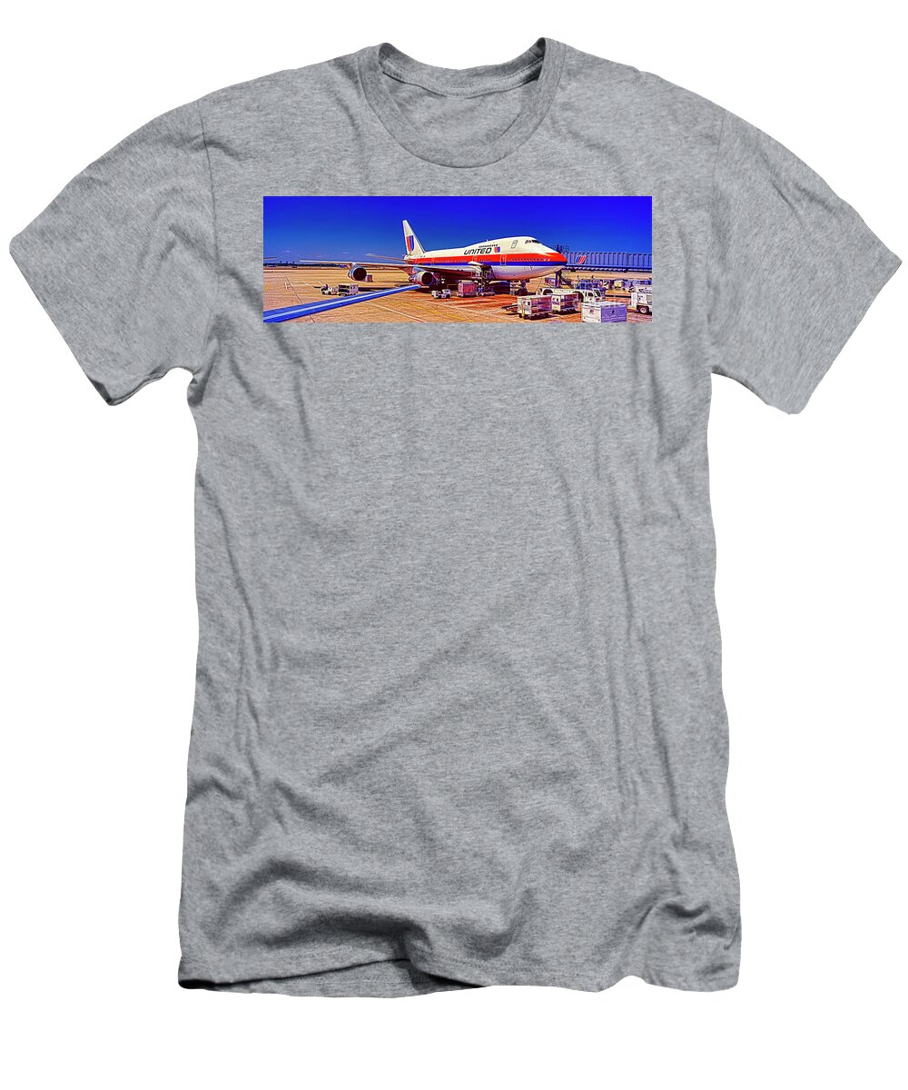 747 T-Shirt featuring the photograph 747 Sp White Livery Tulip by Tom Jelen