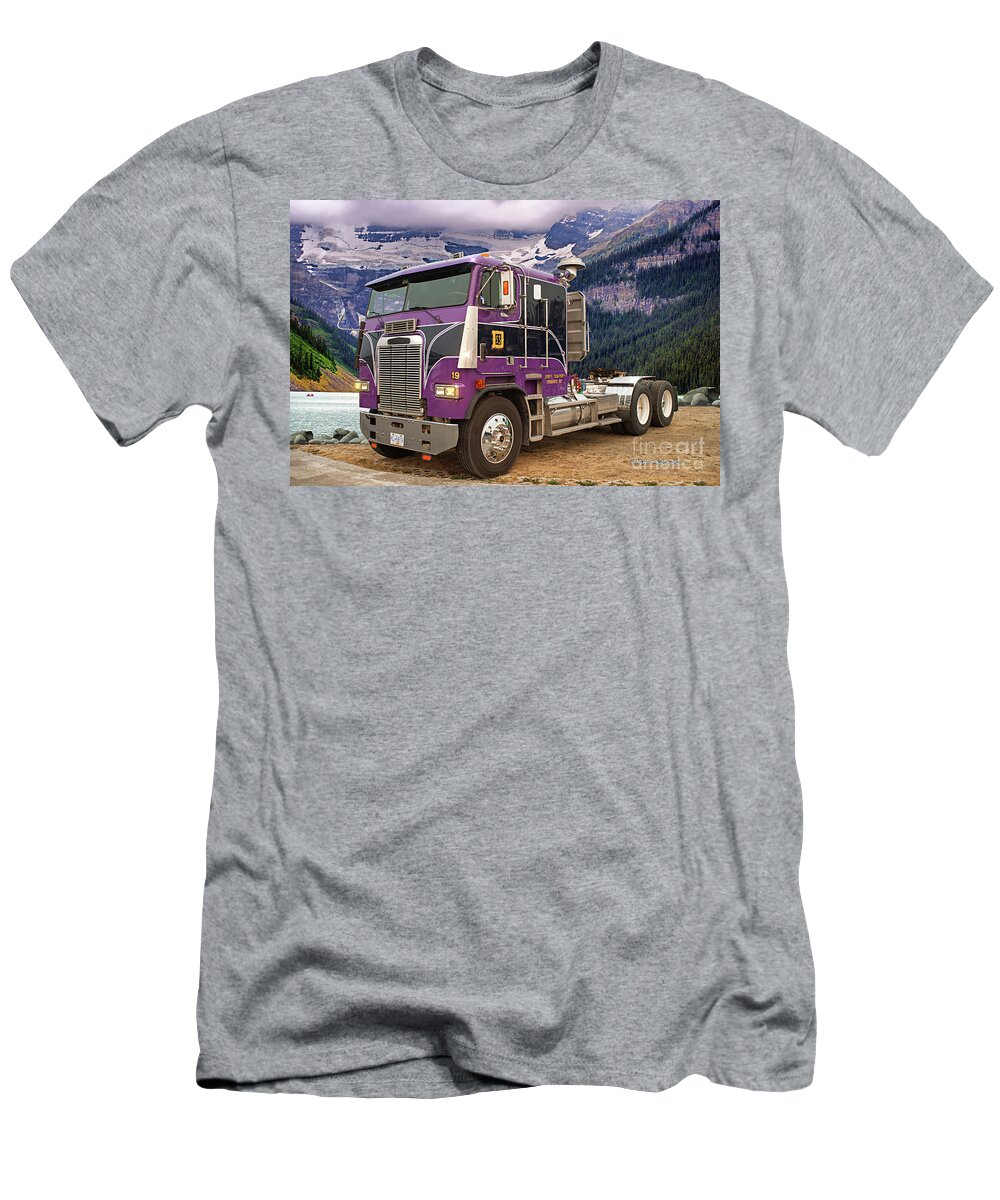 Big Rigs T-Shirt featuring the photograph 91 Freightliner Cabover by Randy Harris