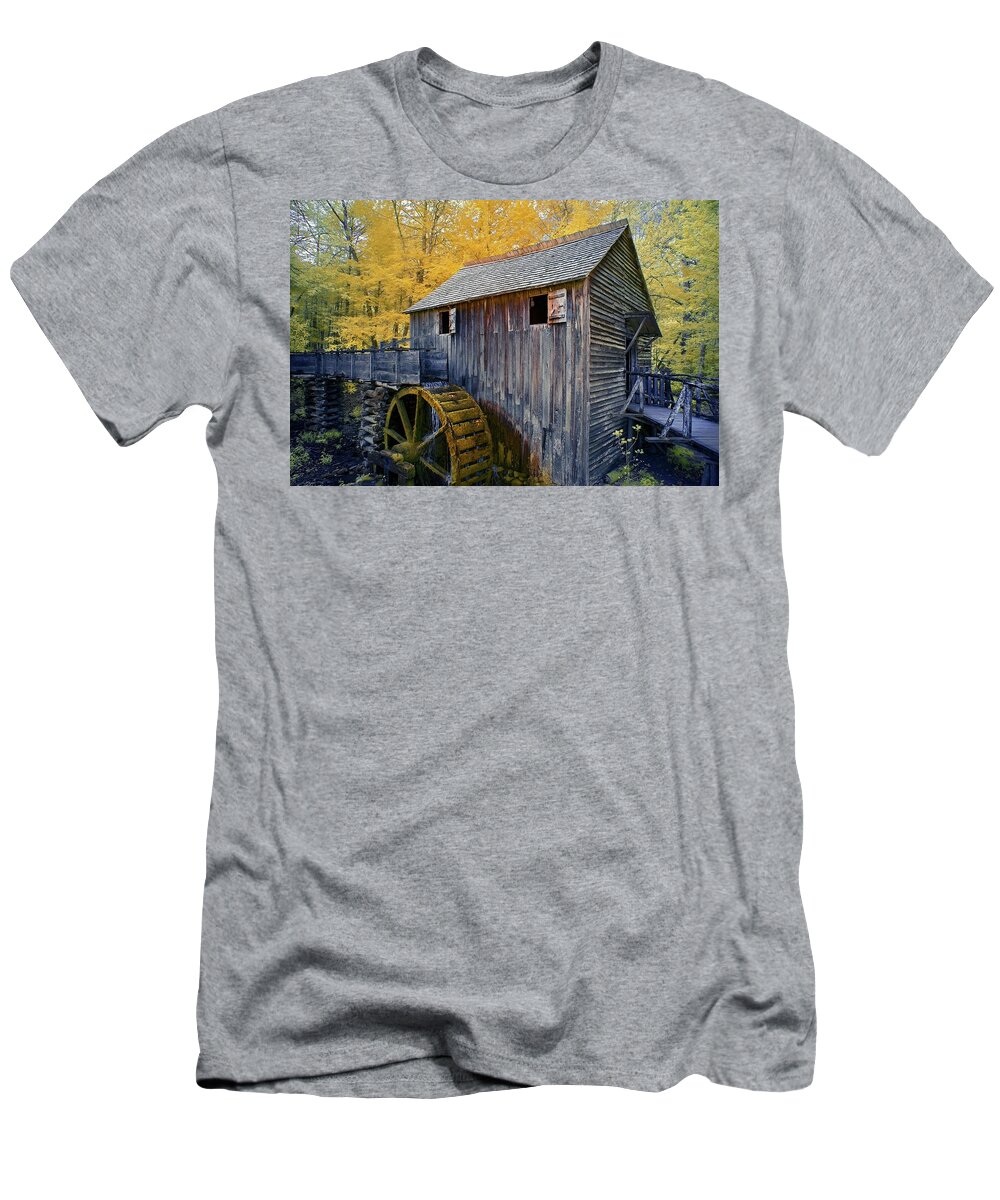 Smoky Mountain National Park T-Shirt featuring the photograph In the Smoky's by Jon Glaser