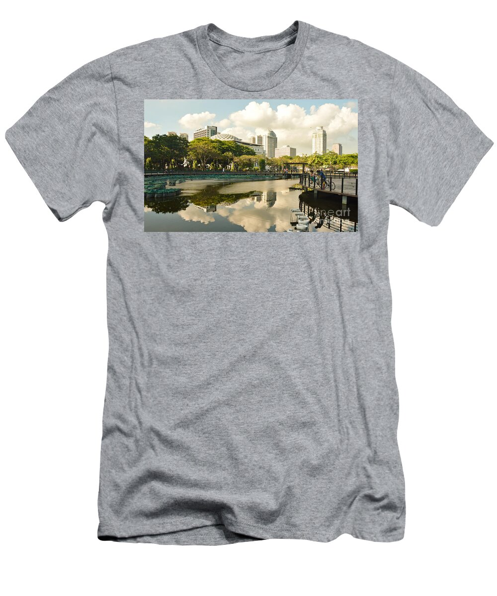 Architecture T-Shirt featuring the photograph Morning in Rizal Park by Yavor Mihaylov