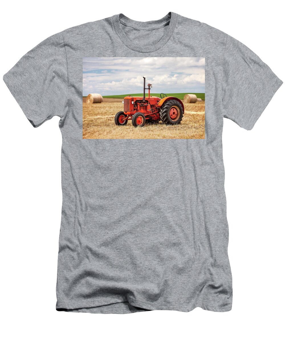 Case T-Shirt featuring the photograph She Still Runs by Todd Klassy