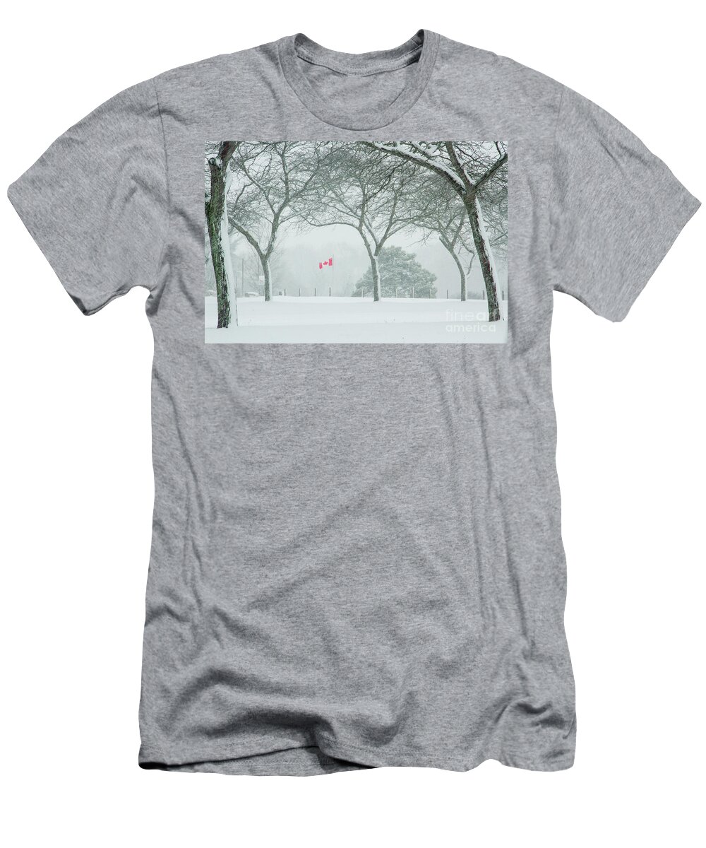 Charles Daley Pari T-Shirt featuring the photograph Canadian Welcome by Marilyn Cornwell