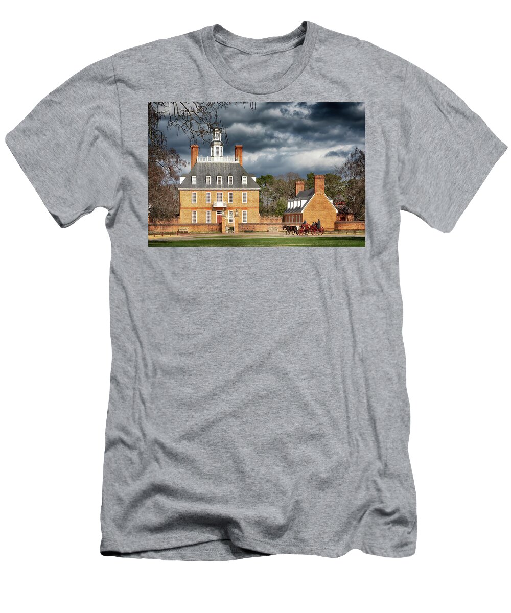Virginia T-Shirt featuring the photograph Governors Palace - Colonial Williamsburg by Susan Rissi Tregoning