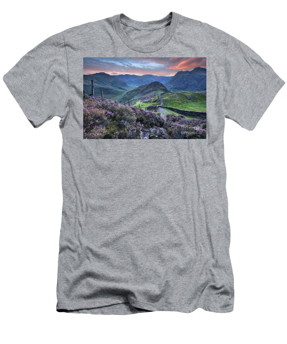 Sky T-Shirt featuring the photograph Lingmoor Fell 4.0 by Yhun Suarez
