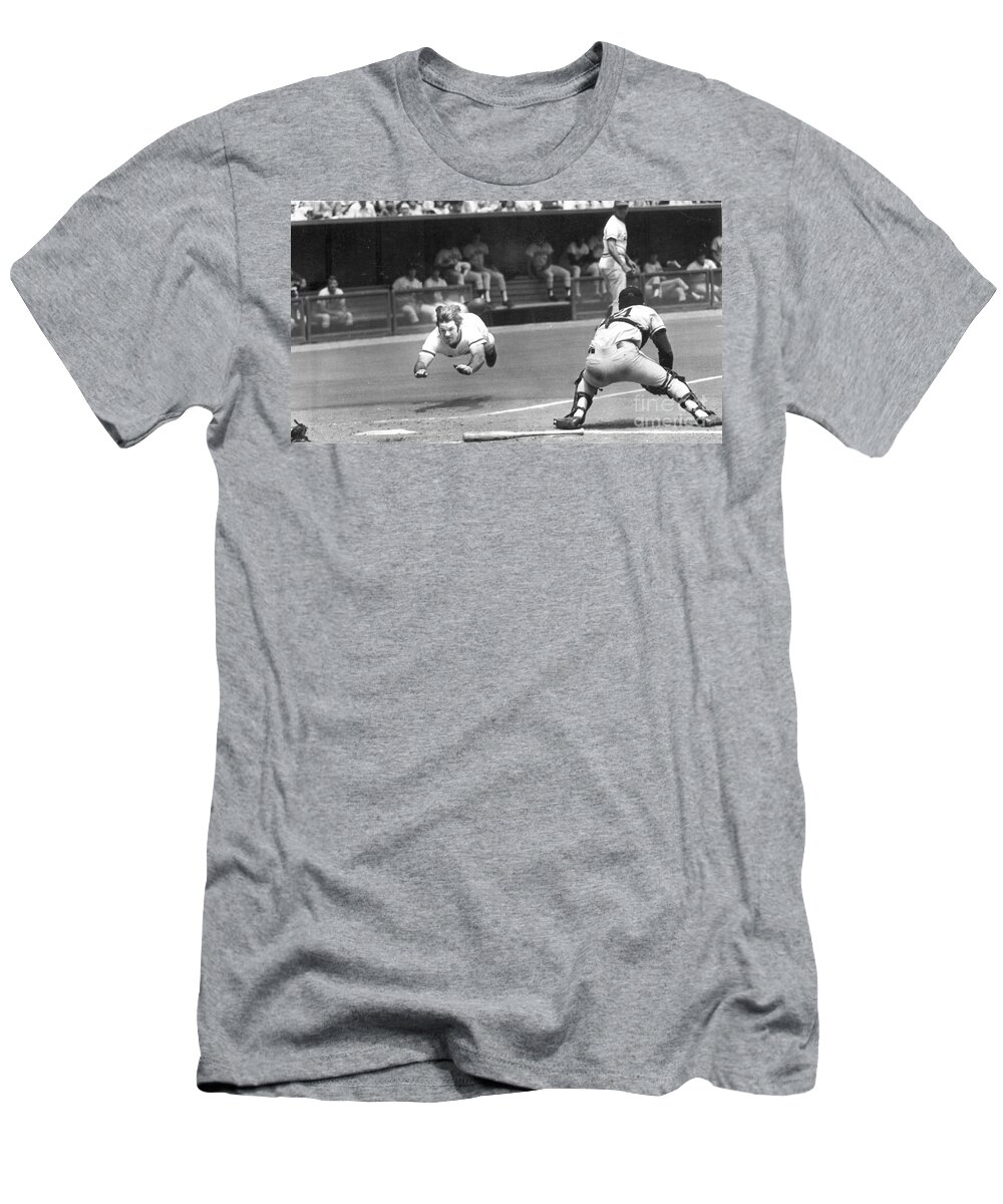 Pete T-Shirt featuring the photograph Pete Rose by Action